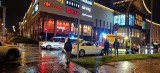 Kierowca potrącił kobietę na przejściu dla pieszych obok Galerii Słoneczna w Radomiu. Ranna trafiła do szpitala trafiła do szpitala