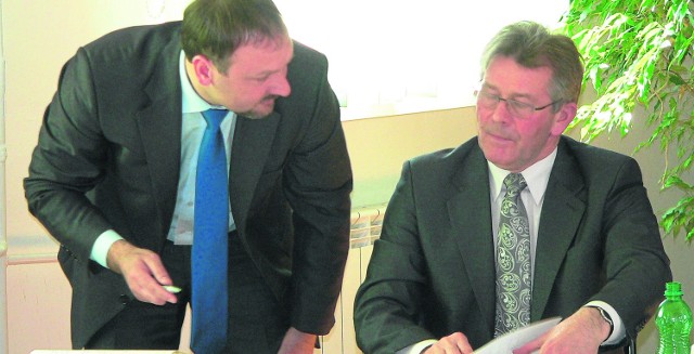 Grzegorz Lasak (z lewej) pełnił w ostatnich latach wiele ważnych funkcji publicznych - także zastępcy burmistrza Buska-Zdroju.
