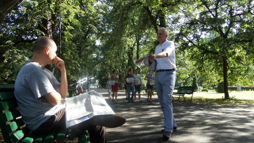 Jarosław Gowin w Parku Jordana