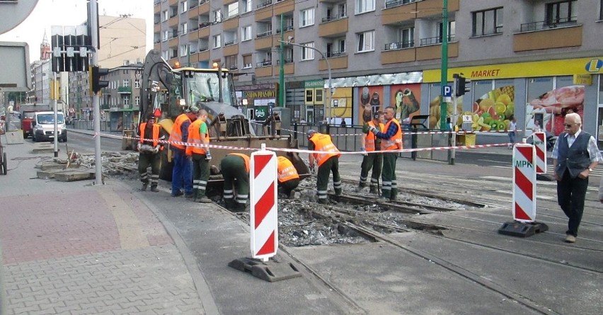 Poznań: Rozpoczął się remont torowiska na Głogowskiej