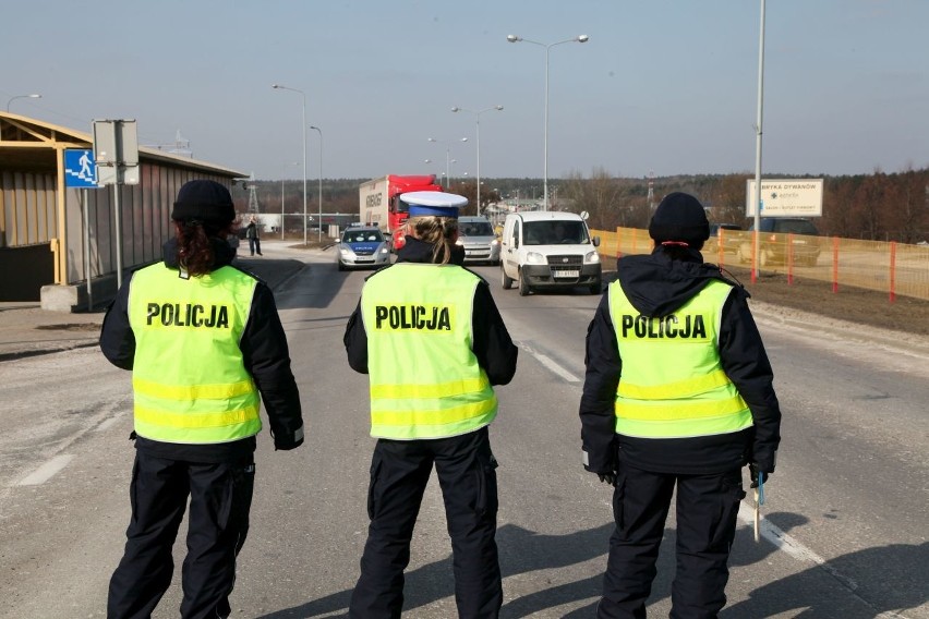 Podwyżki pensji w policji i straży pożarnej. Więcej dostaną funkcjonariusze służb podległych MSWiA. Podwyżki dla policjantów [04.03.2020]