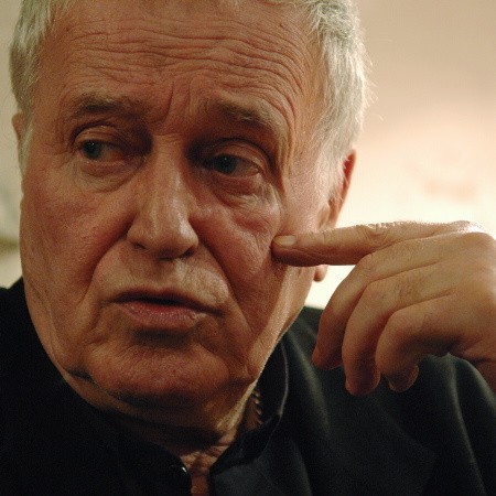 Jan Nowicki w listopadzie skończy 68 lat, absolwent krakowskiej PWST. Zagrał w prawie 200 filmach i wiele wspaniałych ról teatralnych. Ma dwoje dzieci, od wielu lat związany jest ze starszą od siebie, węgierską reżyserką Martą Meszaros (75 l.).  