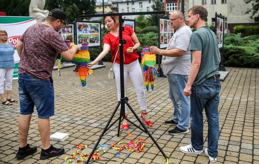 Wystawa „Dzieci Świata” Elżbiety Dzikowskiej będzie...