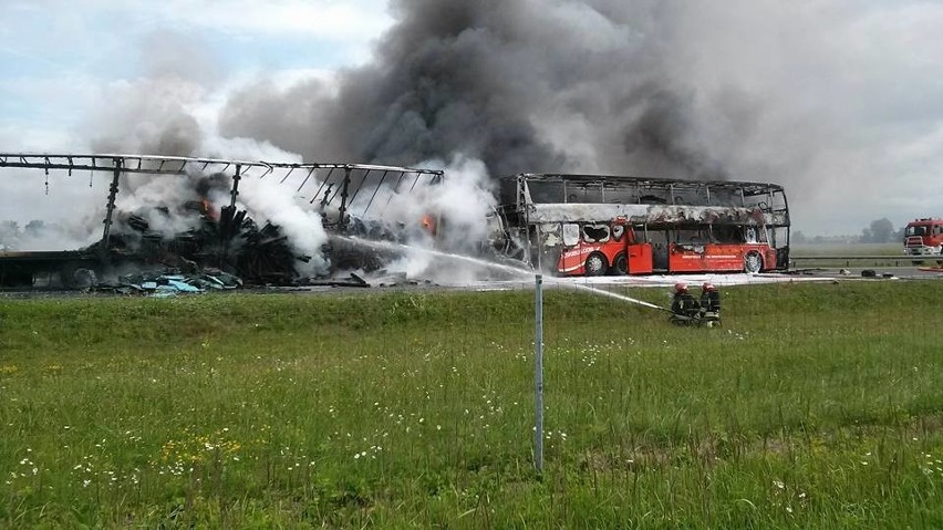 Karambol na A4 pod Brzegiem (Opolskie). Spłonęły trzy...