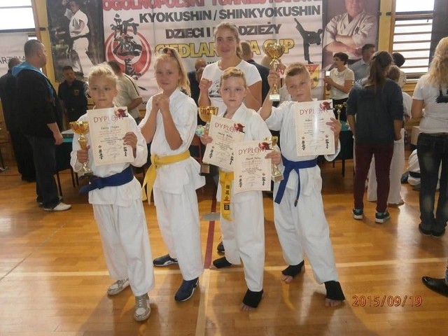 Młodzi karatecy z Tarnobrzega zaprezentowali wysokie umiejętności.