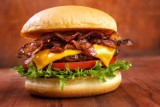 Przepisy na grilla: Żeberka i burger, czyli amerykańskie barbecue [DANIA Z GRILLA - PRZEPISY]