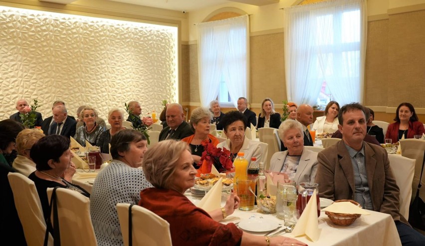 Kozienicki Klub Seniora "Złota Jesień" obchodzi jubileusz 25-lecia. Była piękna uroczystość. Zobaczcie zdjęcia