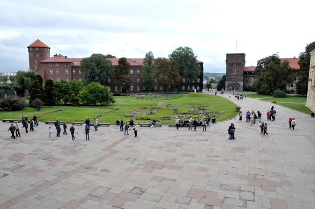 Wspólne działania w zakresie działalności naukowo-badawczej, a w planach także wspólna wystawa - Zamek Królewski na Wawelu oraz Lwowska Narodowa Galeria Sztuki łączą działania