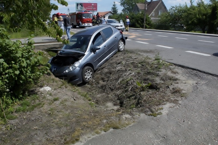 Kierująca osobową Audi kobieta, najechała na tył jadącego...