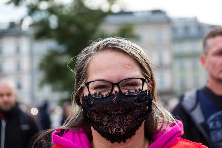 Protest antycovidowy w Krakowie