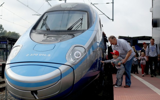 15 listopada PKP Intercity rozpoczną przedsprzedaż biletów na przejazdy nowymi pociągami EIC Premium, czyli Pendolino.