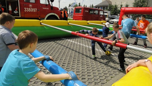 Chłopcy z gminy Michałowice wcielili się w rolę piłkarzyków