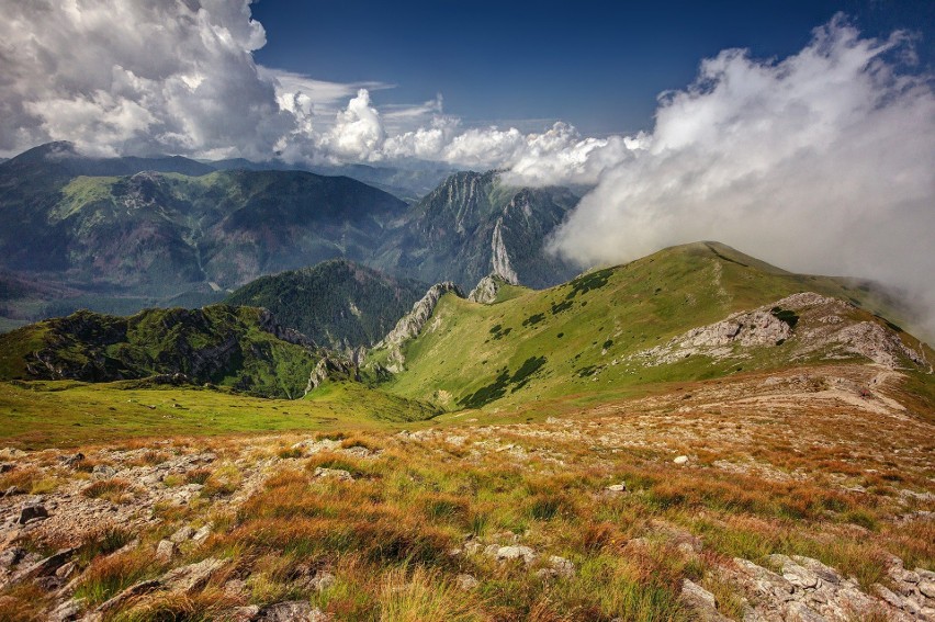 Widok z Ciemniaka w kierunku Chudej Turni. Zdjęcie na...