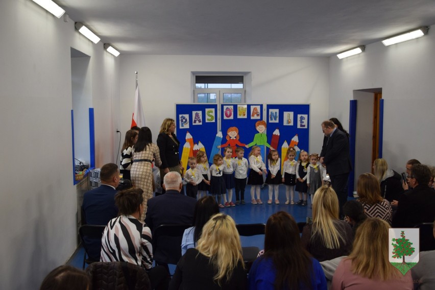 Uroczyste pasowanie na przedszkolaka w Głazowie, w gminie Obrazów. Było ślubowanie i dobra zabawa. Zobacz zdjęcia 