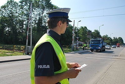 Mikołów: "Zatrzymaj się i żyj". Policja wspólnie z strażnikami i sokistami [ZDJĘCIA]