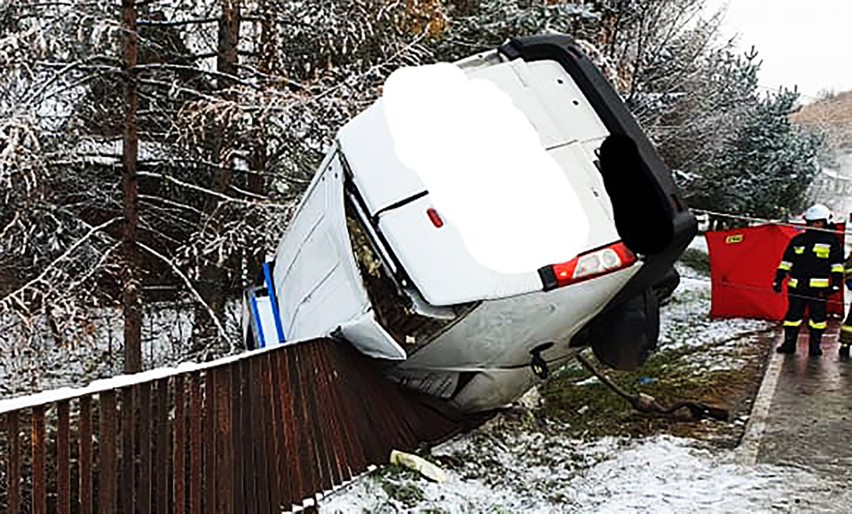 Tragedia w Beskidzie Niskim. Kierowca zginął w wypadku na moście w Łosiu