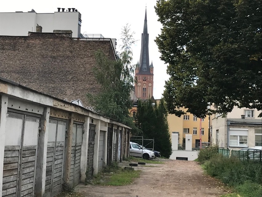 Teren przy przychodni na ul. Staromłyńskiej. Przeznaczone do...