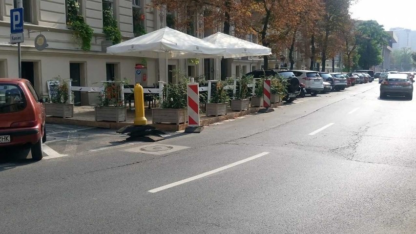 Park(ing) Day: poznaniacy zamieniają parkingi na ogródki i kawiarnie. Sprawdź mapę tych miejsc