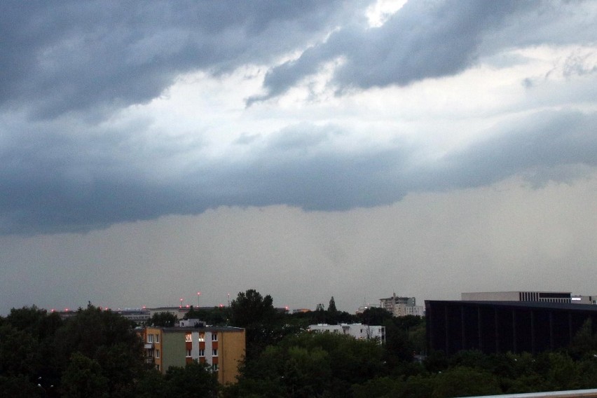Gdzie jest burza? Prognoza pogody: burze i opady deszczu w Polsce. Najnowszy komunikat burzowy IMGW! Oto mapa pogodowa ONLINE 