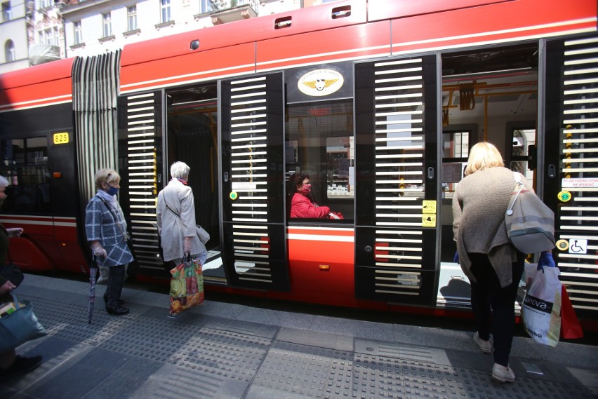 Nowe zasady w autobusach i tramwajach od 18 maja