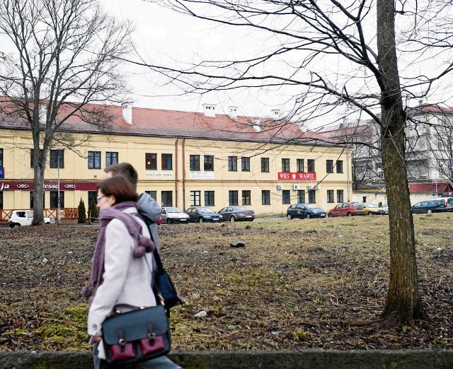 Kiedyś inwestor chciał tu wystawić supermarket, a ostatnio blok