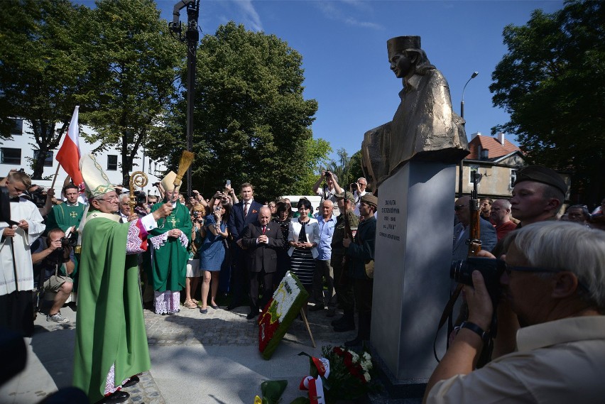 Pomnik "Inki" odsłonięto w Gdańsku 30 sierpnia 2015r.