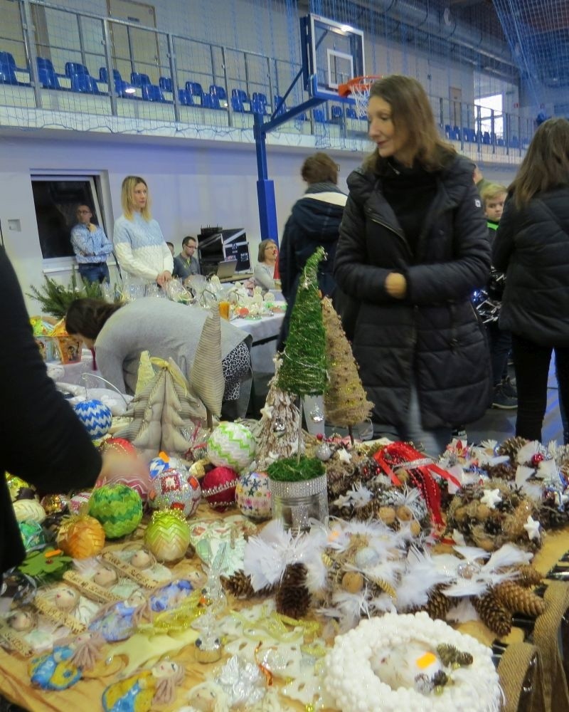 Jedyne w swoim rodzaju ozdoby można było kupić podczas jarmarku świątecznego w I LO w Brodnicy