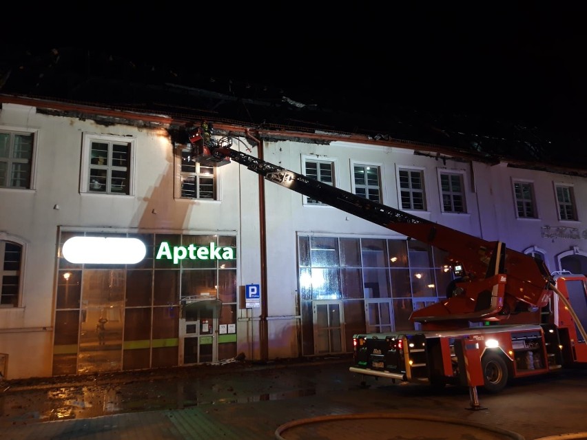 Straty po pożarze galerii handlowej w Ełku wynoszą dwa...