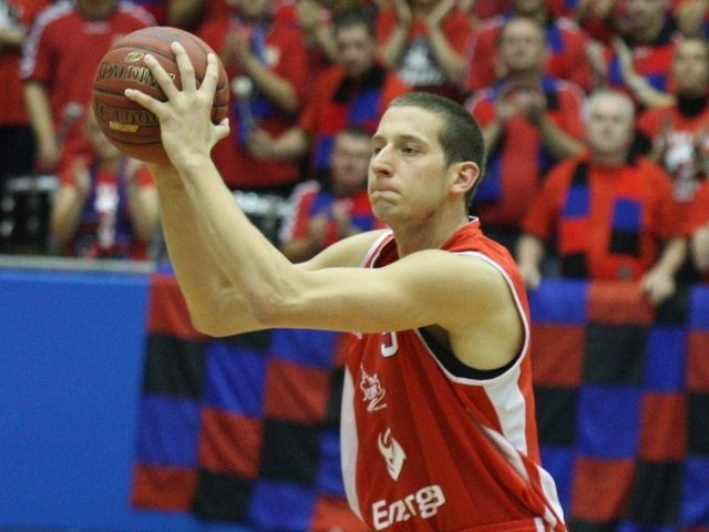 W rozegranym awansem spotkaniu z XIV kolejki Tauron Basket Ligi Energa Czarni Słupsk pokonała Rosę Radom 83:74.