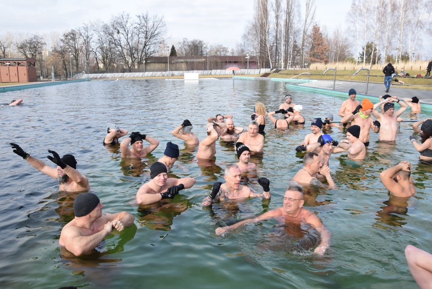 Sobotnie morsowanie na Skałce. Zobacz kolejne zdjęcia....