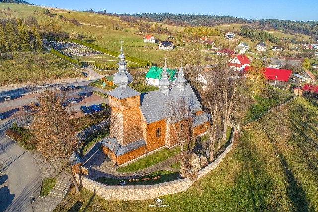 BinczarowaCerkiew greckokatolicka św. Dymitra w Binczarowej (obecnie kościół parafialny rzymskokatolicki św. Stanisława Biskupa) pochodzi z 1760 r.