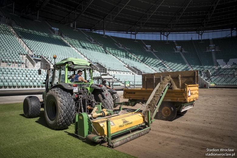 Murawa na boisku Stadionu Wrocław była wymieniana w 2016 r.