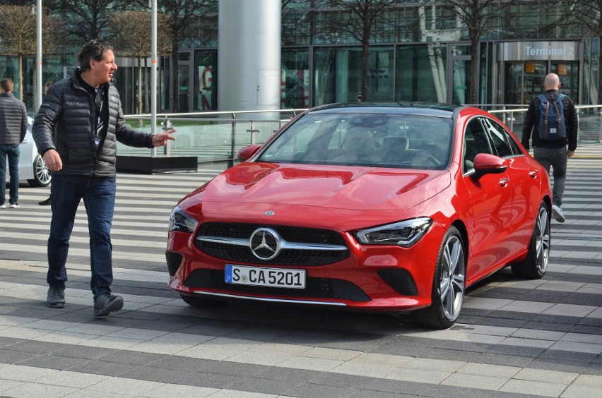 CLA wymyka się klasyfikacjom. Jak na Mercedesa, jest mały i...