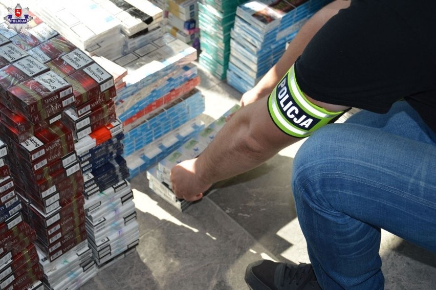 Kontrabanda w Biłgoraju. Policjanci znaleźli 11 tys. paczek papierosów