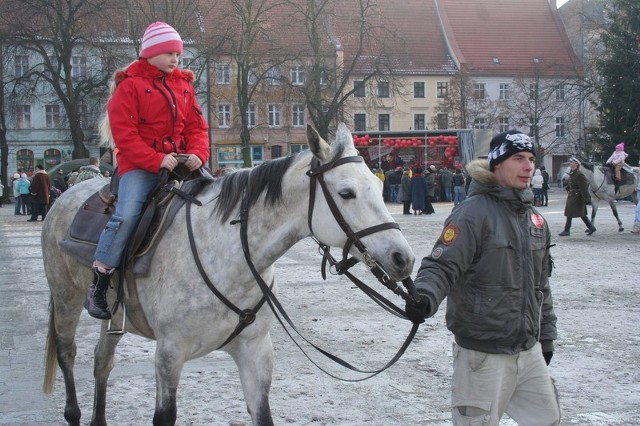 W ubiegłym roku podzcas WOŚP dzieci mogły jeździć na grzbietach koni, w tym roku jedna z klaczy została przekazana przez Piotra Madeja do licytacji