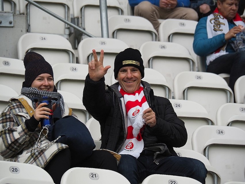 Dziś ŁKS wygrał z Arką 1:0. Tak swoich piłkarzy dopingowali...