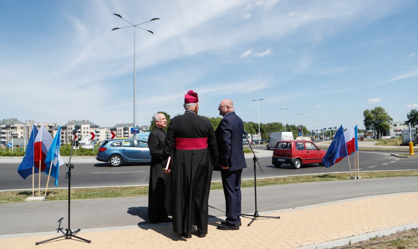 Rondo znajdujące się przy skrzyżowaniu ul. Lubelskiej z ul....