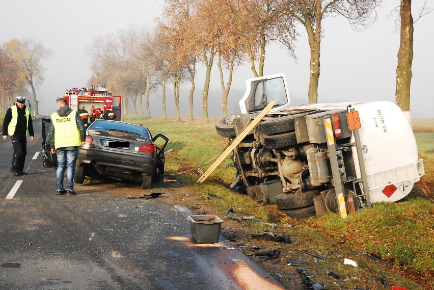 W Parczewie citroen zderzył się z cysterną