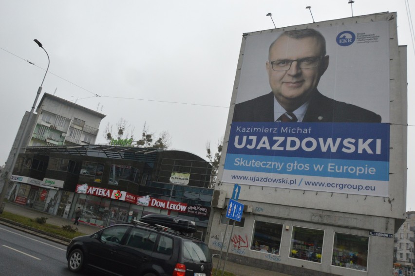 Ujazdowski promuje się za unijne pieniądze. Czy to początek kampanii?