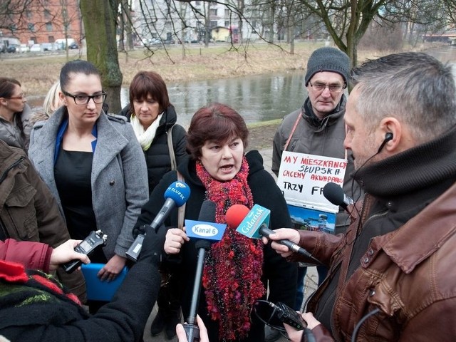 Janina Wilczewska zapewniała wczoraj dziennikarzy, że sama byłaby stałą klientką parku wodnego Trzy Fale. 