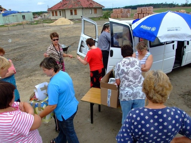 Mieszkańcy zniszczonych przez żywioł wsi na Opolszczyźnie, pamiętają o hojnych darczyńcach, którzy pomogli im trzy lata temu. Dziś chcą się odwdzięczyć, pomagając innym poszkodowanym.