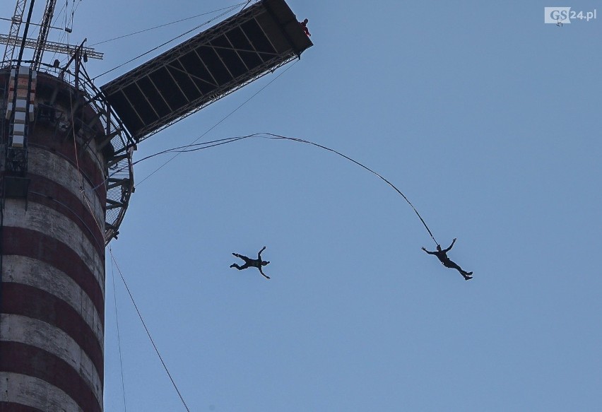 Co za emocje! I widoki na miasto z ponad 250 metrów! W Szczecinie ruszają zawody Artistic Base Jump. Zdjęcia i wideo