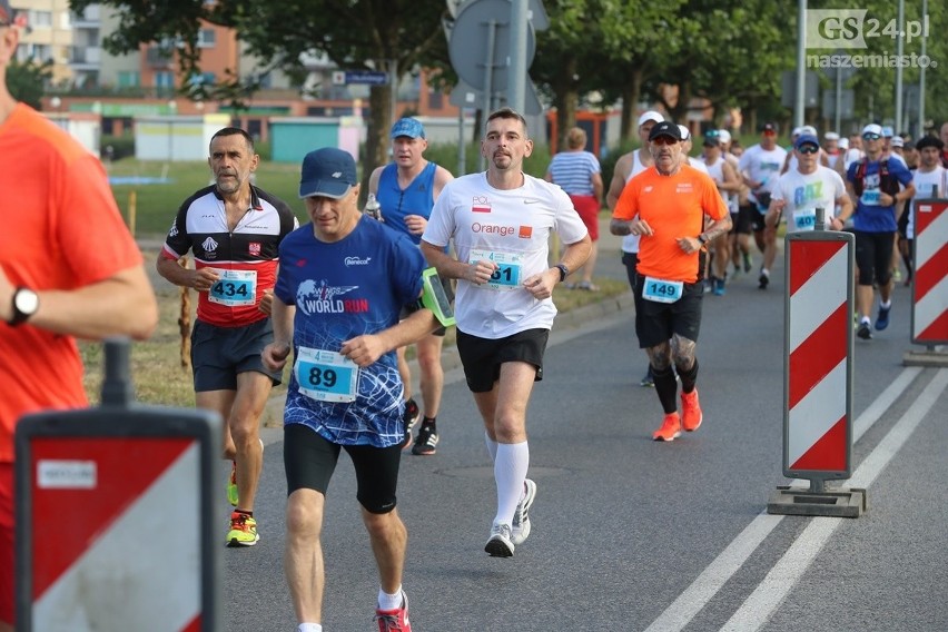 Maraton Szczeciński 2018: pół tysiąca biegaczy! [DUŻO ZDJĘĆ, WIDEO]