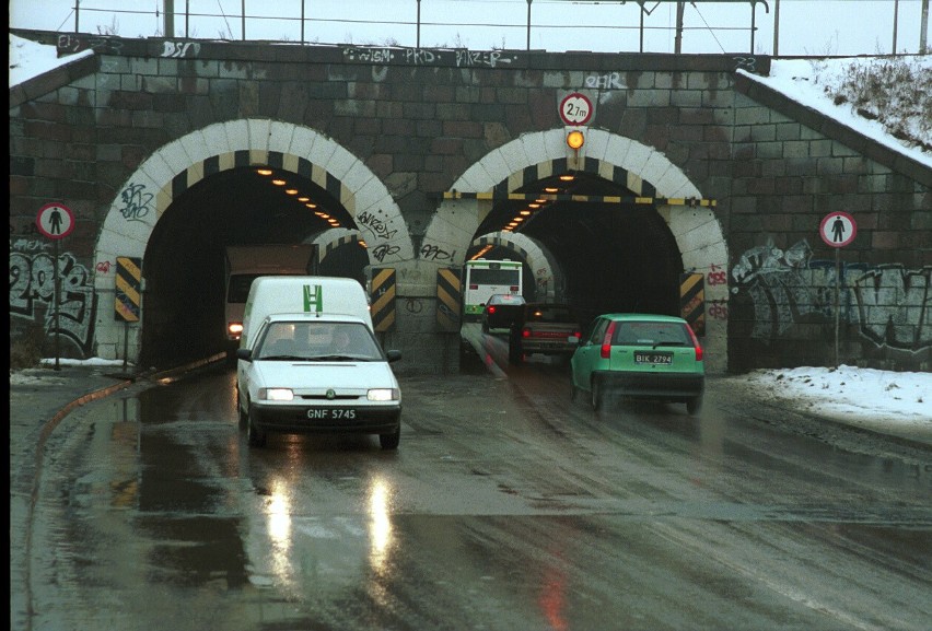 Białostockie ulice, samochody i kierowcy 25 lat temu. Tak...