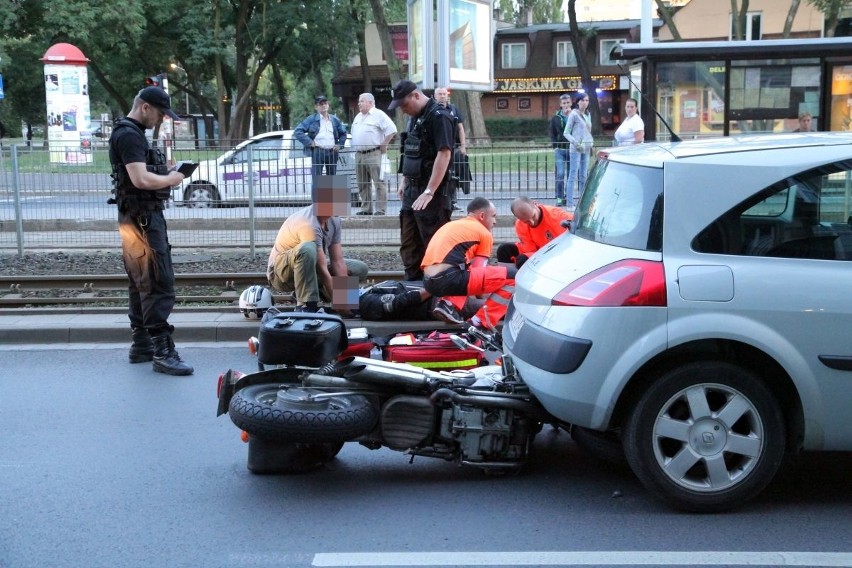Wypadek z udziałem motocyklisty na ul. Grabiszyńskiej -...