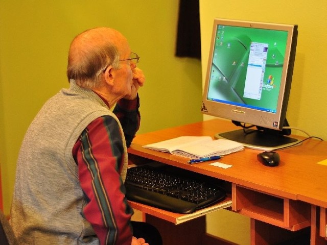 W Miejskiej Bibliotece Publicznej w Tarnobrzegu organizowane są choćby zajęcia komputerowe dla seniorów.