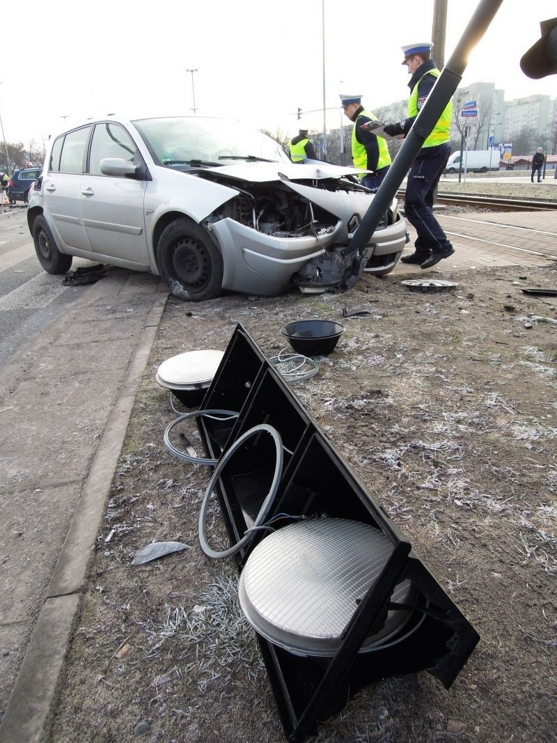 Wypadek na ul. Aleksandrowskiej. Ranne dwie kobiety! [zdjęcia]