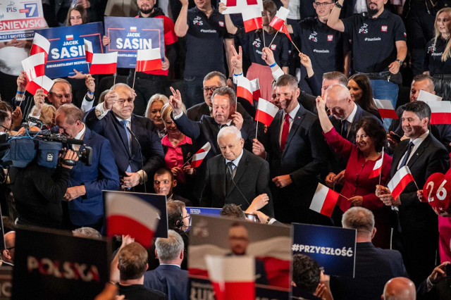 Jarosław Kaczyński: "Gdyby druga strona miała wygrać to ich rząd składałby się z 11 partii, a to nie byłby dobry i stabilny rząd."