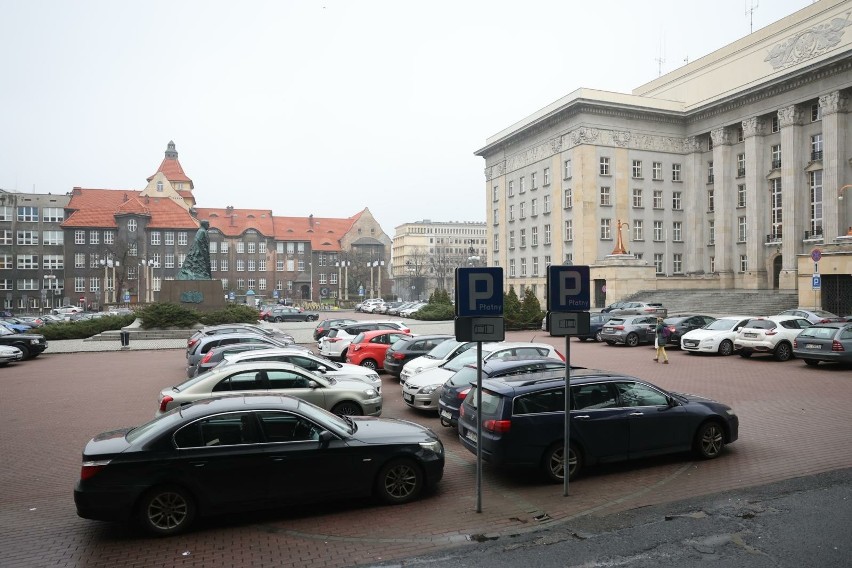 Plac Sejmu Śląskiego w Katowicach