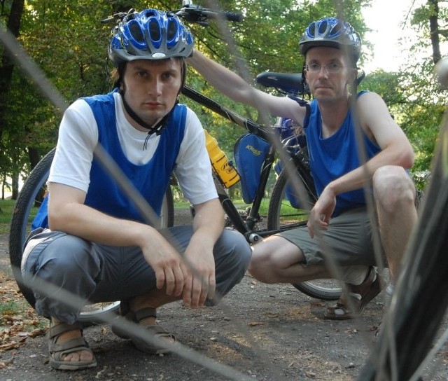 Roman Baran (z lewej) i Jarosław Staśkiewicz tworzą czwarty rowerowy patrol nto.